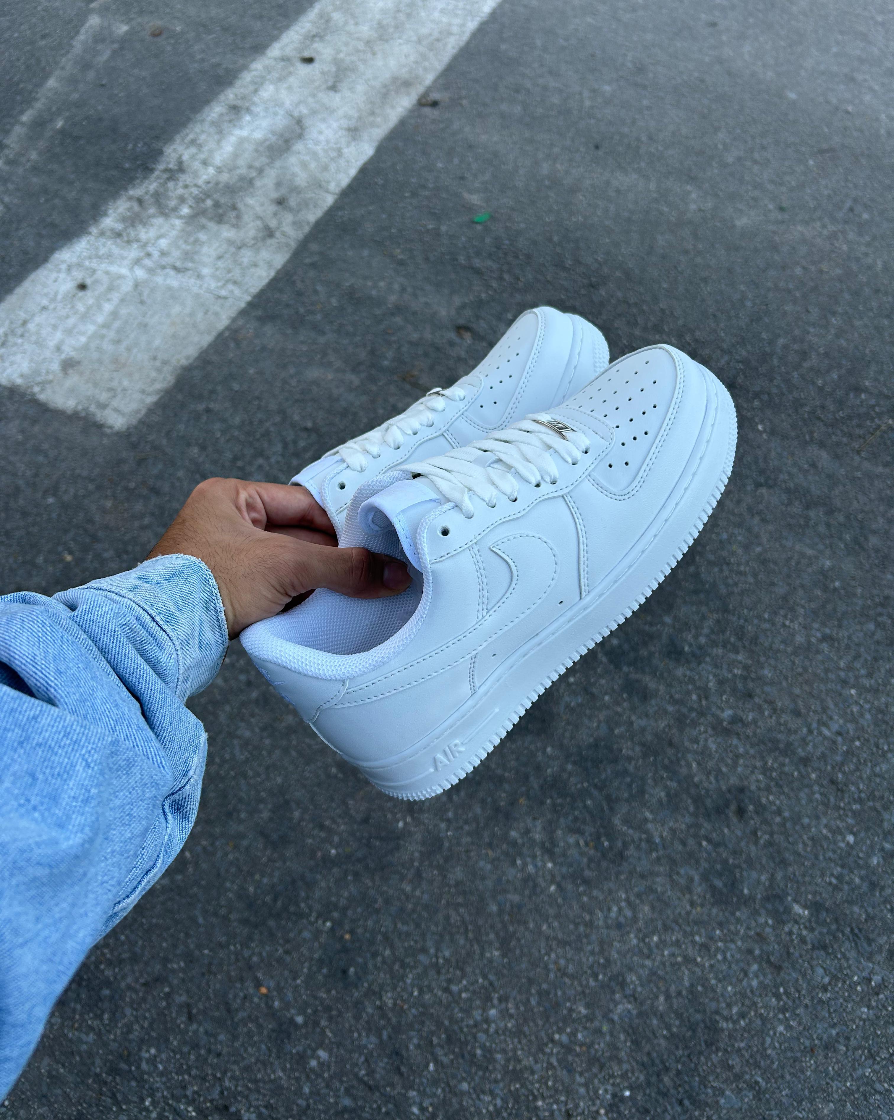 Tênis Nike Air Force 1 Luxo Branco,flamingo e verde Clássico Versátil para Uso Diário, Trabalho, Escola e Passeios
