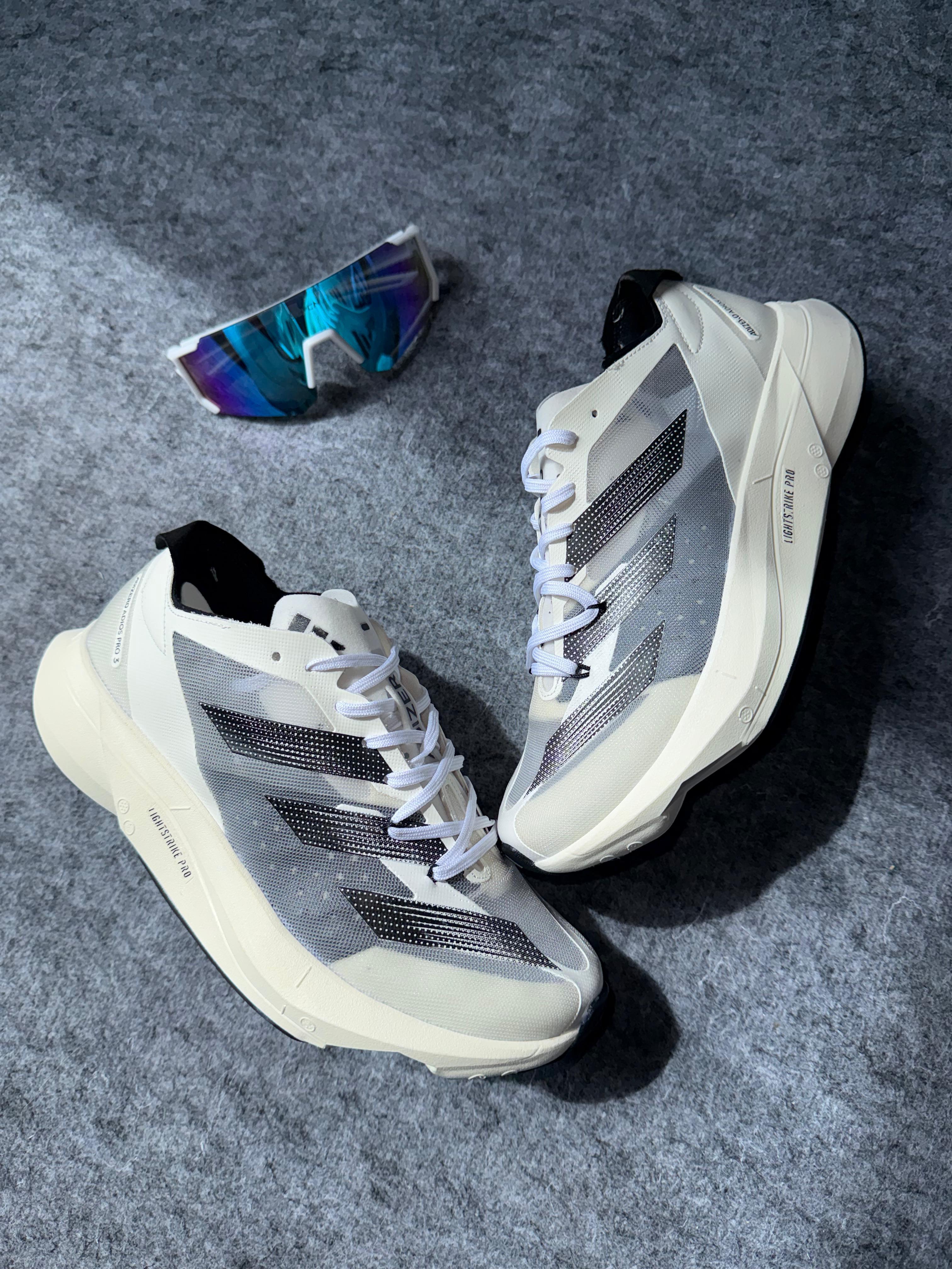 Tênis Adidas Adizero Adios Pro 3 Pulse Branco e Preto Leve e Confortável para Academia, Caminhadas e Uso Diário